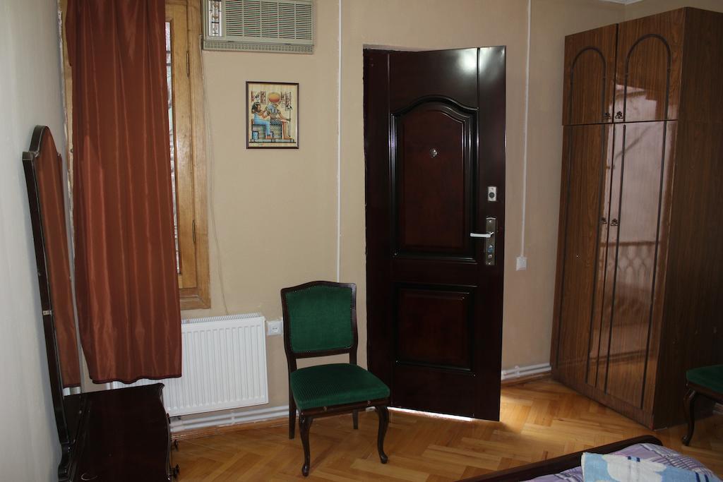 Old District Guest House Tbilisi Quarto foto