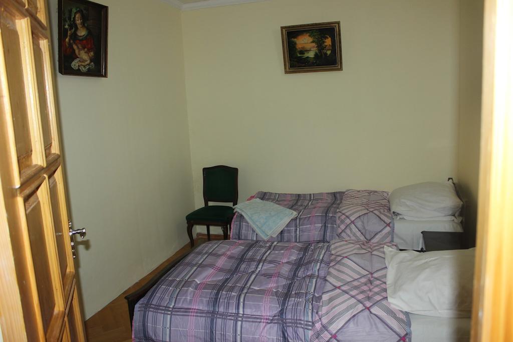 Old District Guest House Tbilisi Quarto foto